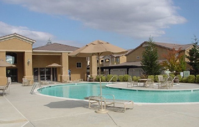 3 beds, 2 baths, $2,495, Unit #312