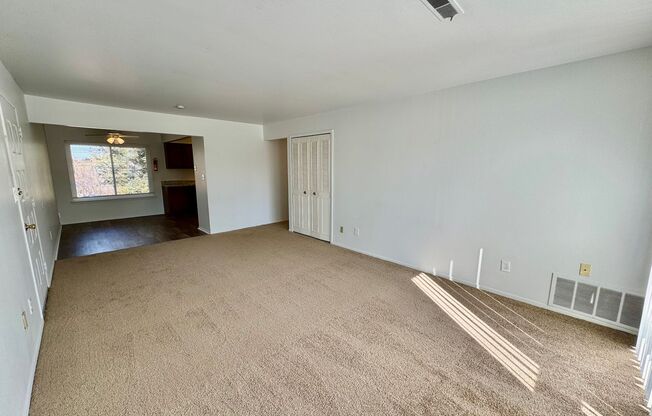 2 beds, 1 bath, 1,000 sqft, $1,295, Unit 617 Flint Rd. #6