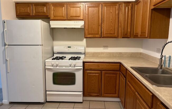 1 bed, 1 bath, $1,195, Unit 11