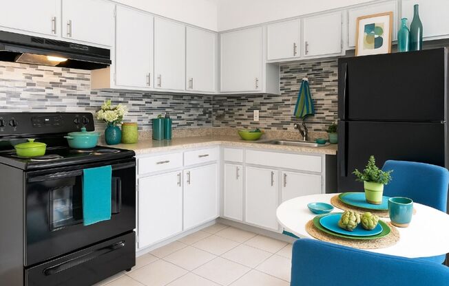 2 beds, 1 bath, 900 sqft, $1,279, Unit 50