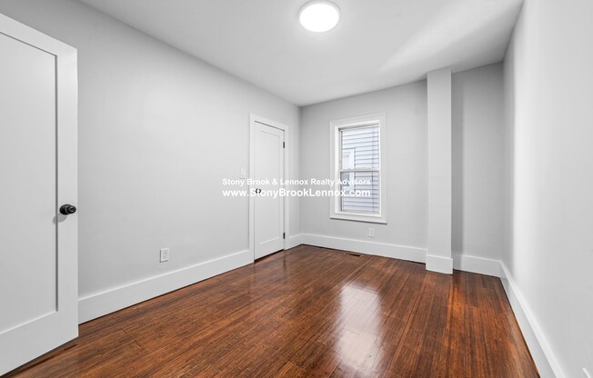 93 W SELDEN ST