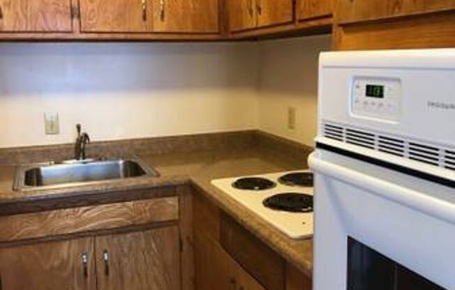 1 bed, 1 bath, $2,050, Unit 104