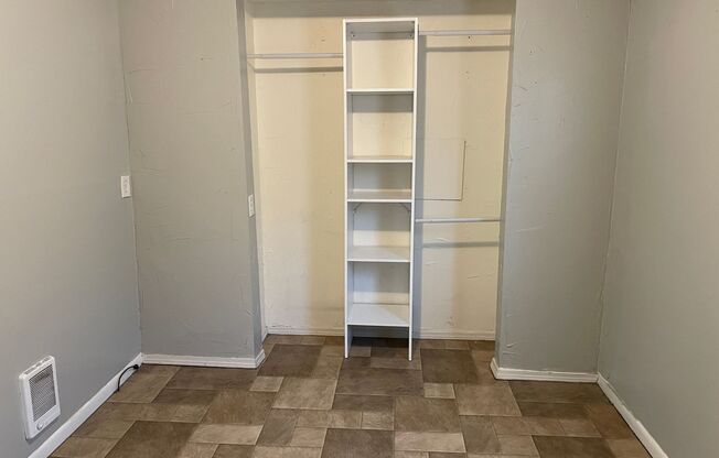 1 bed, 1 bath, $895