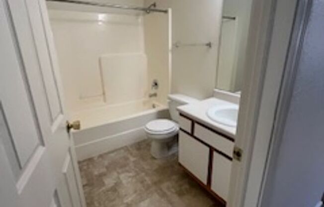 1 bed, 1 bath, 670 sqft, $1,049, Unit 101