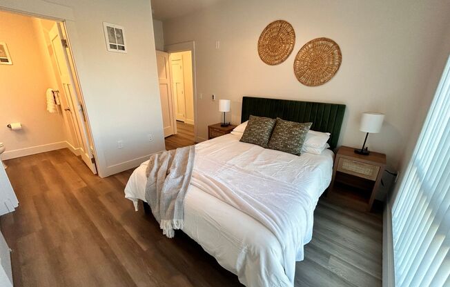 2 beds, 2 baths, 900 sqft, $1,850, Unit 111 (STR)