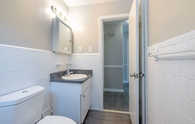 2 beds, 1 bath, 836 sqft, $1,340, Unit 1532-C