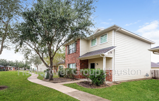 1525 CLAREMONT GDN CIR