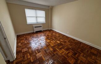 1 bed, 1 bath, $995, Unit C33