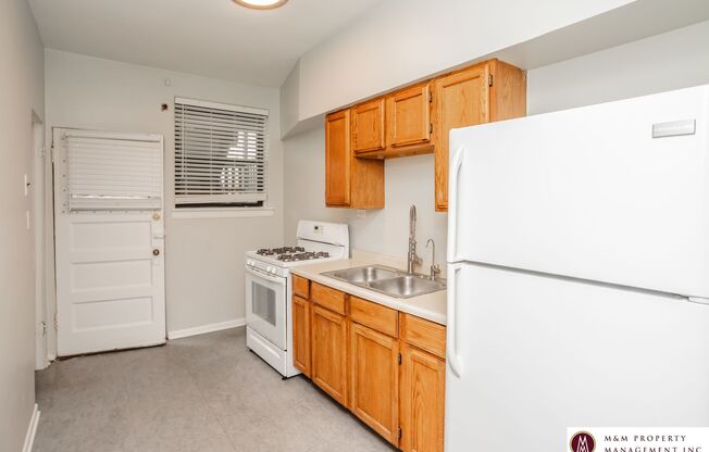 2 beds, 1 bath, $1,750, Unit 435-2S