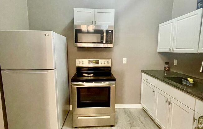 Welcome to this charming 3-bedroom, 1-bathroom home located in the vibrant city of Charlotte, NC