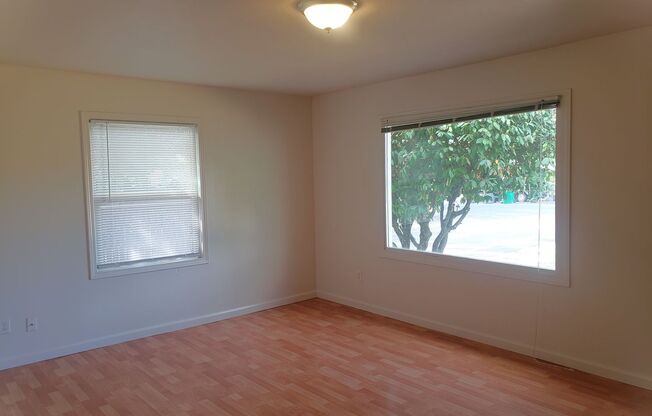 3 beds, 1 bath, $2,095