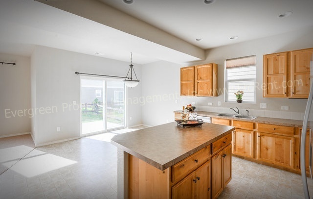 Beautiful 4-Bedroom Home in North Fort Collins!