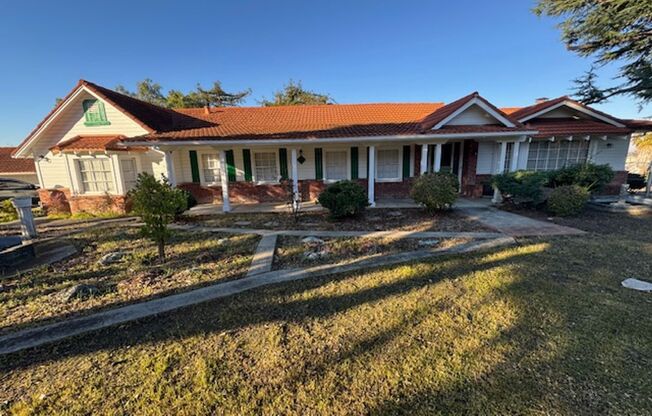 Charming spacious Evergreen farmhouse with large parking area