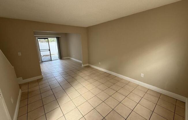 3007 S MANHATTAN AVE