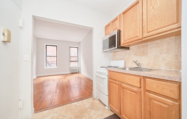 Studio, 1 bath, $3,000, Unit 2B