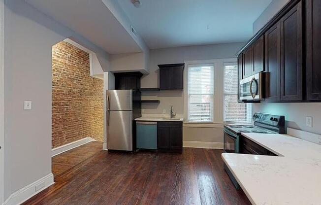 1807 W MADISON AVE