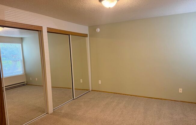 3 beds, 2 baths, 1,100 sqft, $2,149, Unit 8033