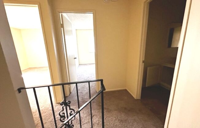 2 beds, 1 bath, $2,595