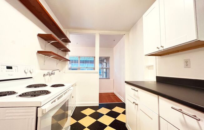 Studio, 1 bath, 518 sqft, $1,329, Unit 001