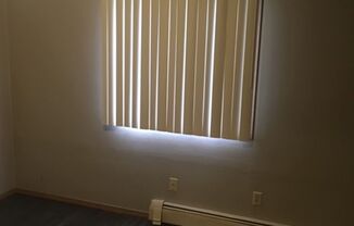 2 beds, 1 bath, $1,000, Unit #06