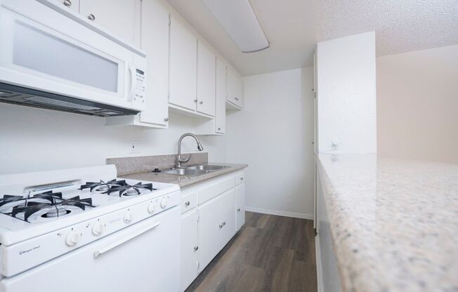 Studio, 1 bath, 599 sqft, $1,595, Unit 045#37