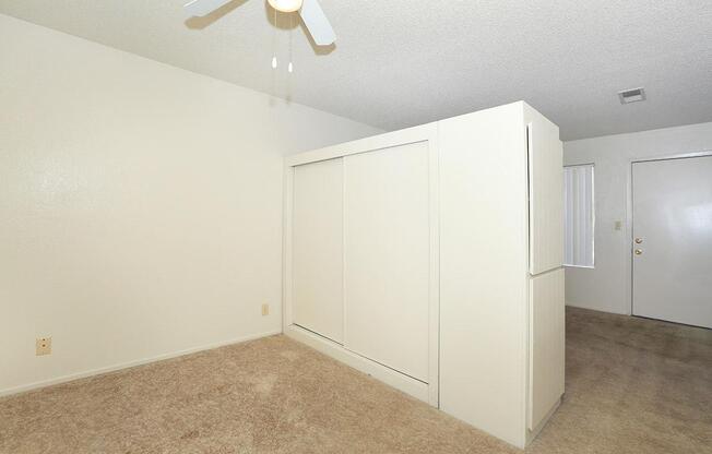 Studio, 1 bath, 400 sqft, $1,185