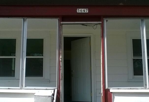 3BR SINGLE FAMILY MULTI LEVEL HOME WITH GARAGE, YARD, PORCH, REDONE, VERY NICE!