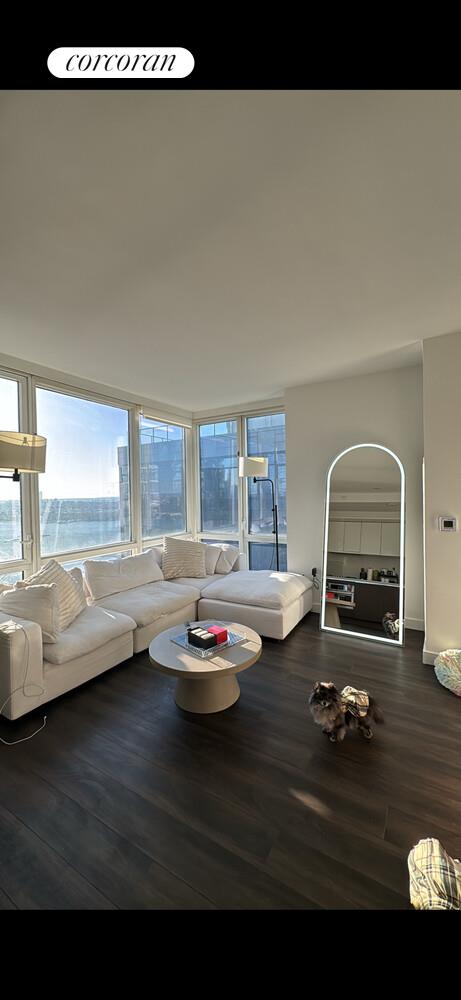 1 bed, 1 bath, $5,400, Unit 53S