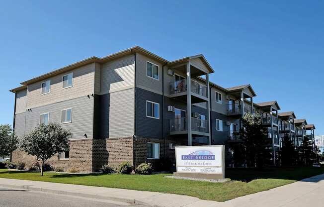 East Bridge Apartments | Fargo, ND