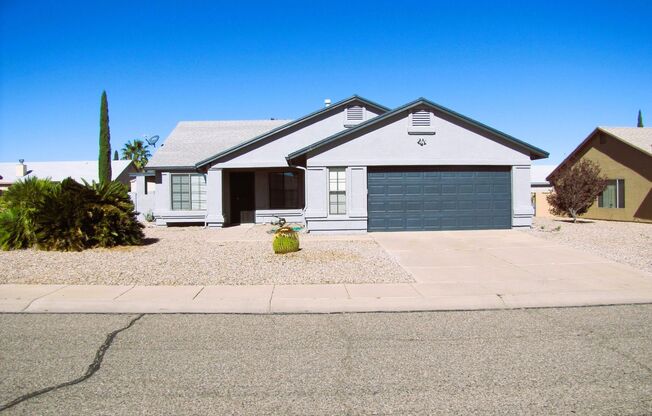 4BR/2BA/2CG, 1718 sq.ft. home in the Mountain Eidge subdivision in Sierra Vista, AZ