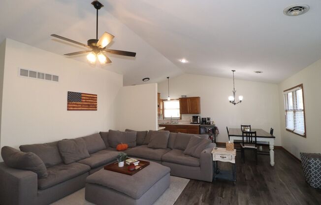 3 beds, 2 baths, $1,650