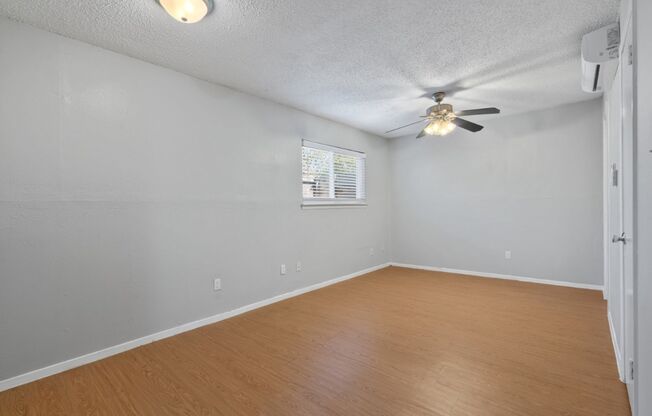 4103 Speedway, Unit 202