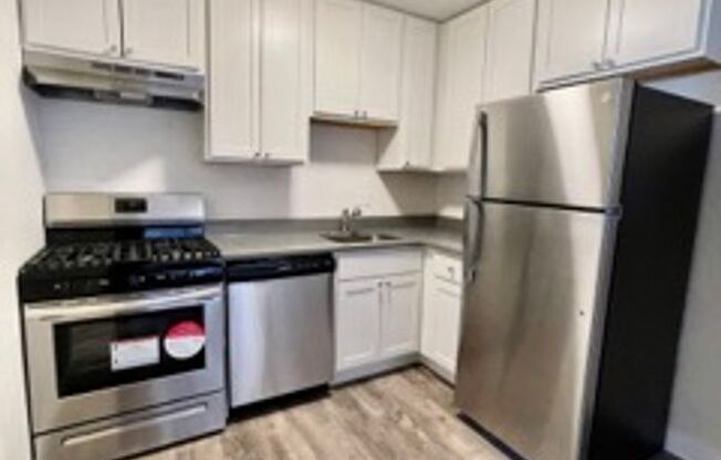 1 bed, 1 bath, $1,095, Unit 205