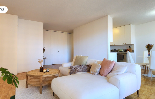 2 beds, 1 bath, $5,250, Unit 14B