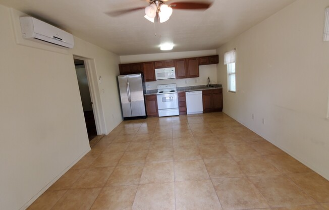 Grant and Country Club Private Guesthouse with AC