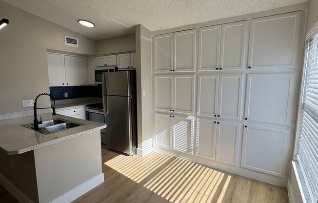 1 bed, 1 bath, 800 sqft, $1,575, Unit 7324-208
