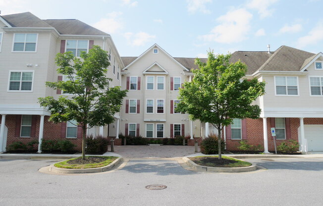 2 Bedroom Condo Located in Hollington at the Pointe Community- Owings Mills, MD.