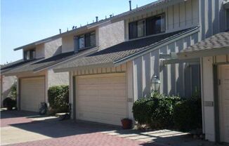 Spacious 3 Bedroom Townhome with 2-car garage in La Jolla/UTC