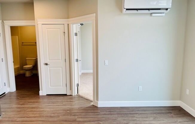 1 bed, 1 bath, 450 sqft, $1,925, Unit 430-301