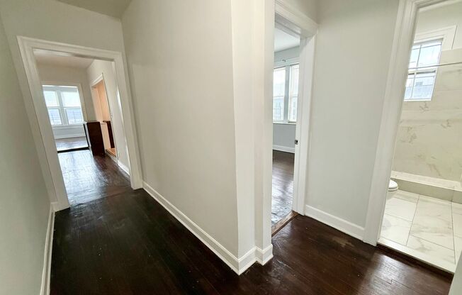 3 beds, 1 bath, $2,700, Unit Apt 3