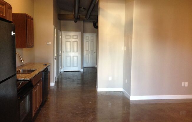 2 beds, 1 bath, 925 sqft, $1,095, Unit Apt. 6