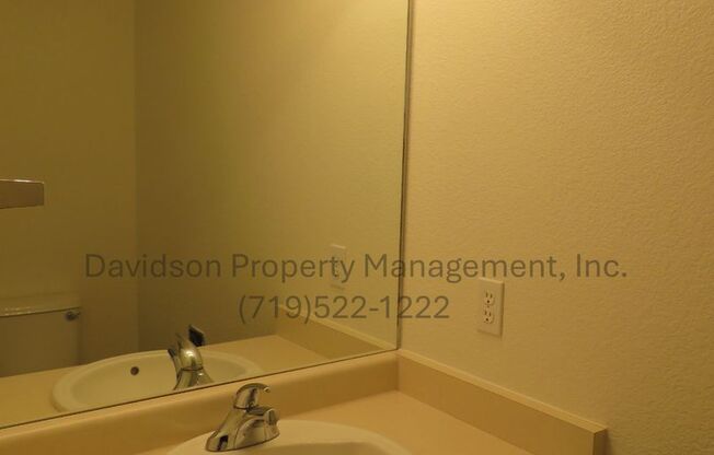 Great 3 Bedroom Condo the Briargate Area