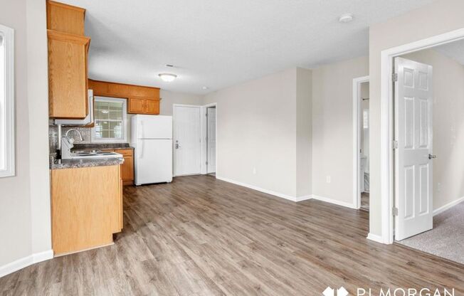 3 beds, 1 bath, 1,252 sqft, $1,350, Unit 2