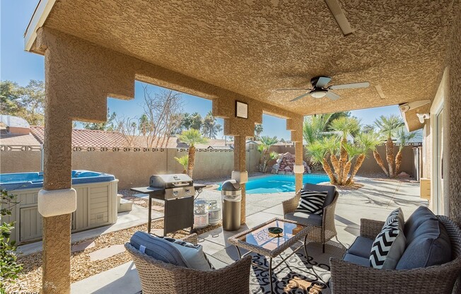 2416 LA LUNA DR