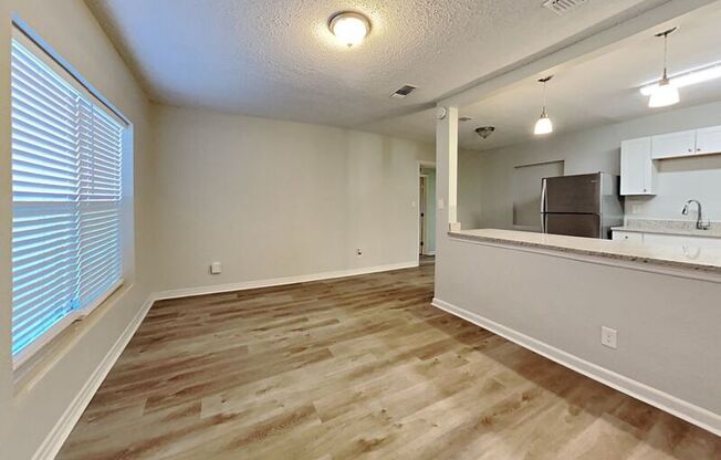 5242 SHIRLEY AVE