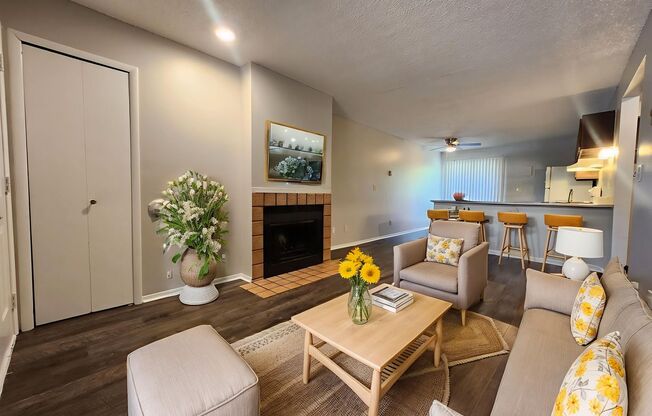 2922 STRAUS LANE