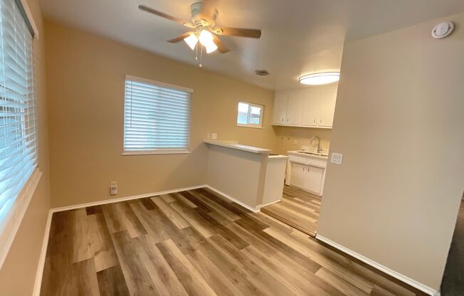 2 beds, 1 bath, 900 sqft, $2,395