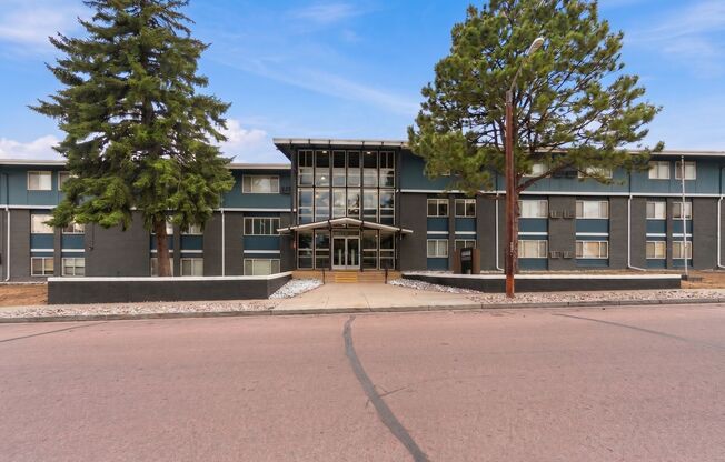 Riverbend Apartments | Renovated 1- & 2-Bedroom Apartments in Colorado Springs