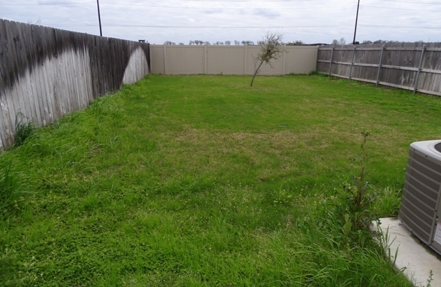 3 beds, 2.5 baths, $1,695