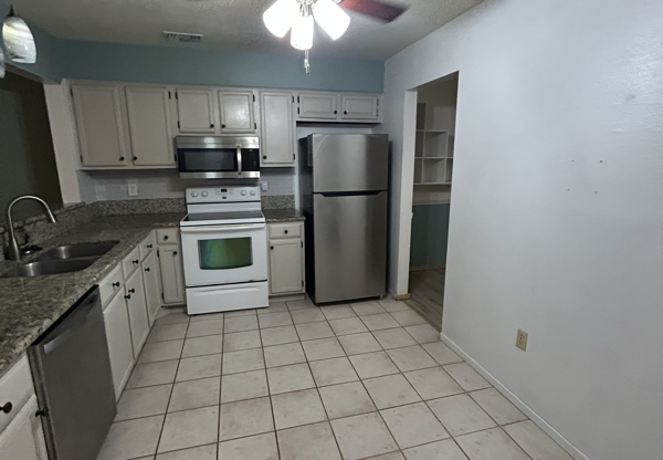 7 DELLFOREST CT
